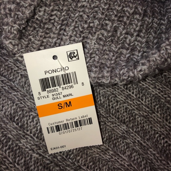 Knitted poncho - Picture 5 of 5